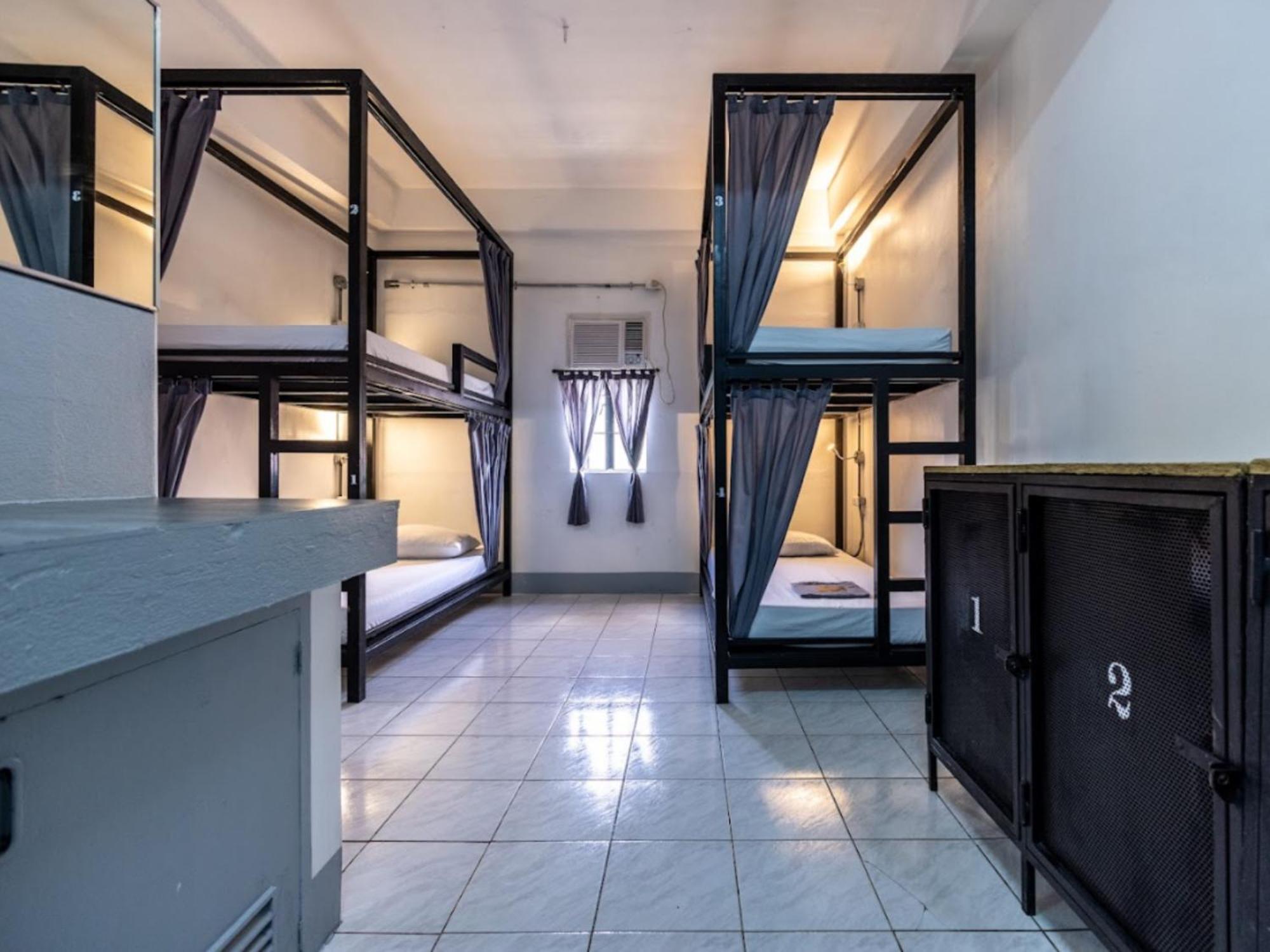 Mad Monkey Cebu City (Adults Only) Hostel Buitenkant foto