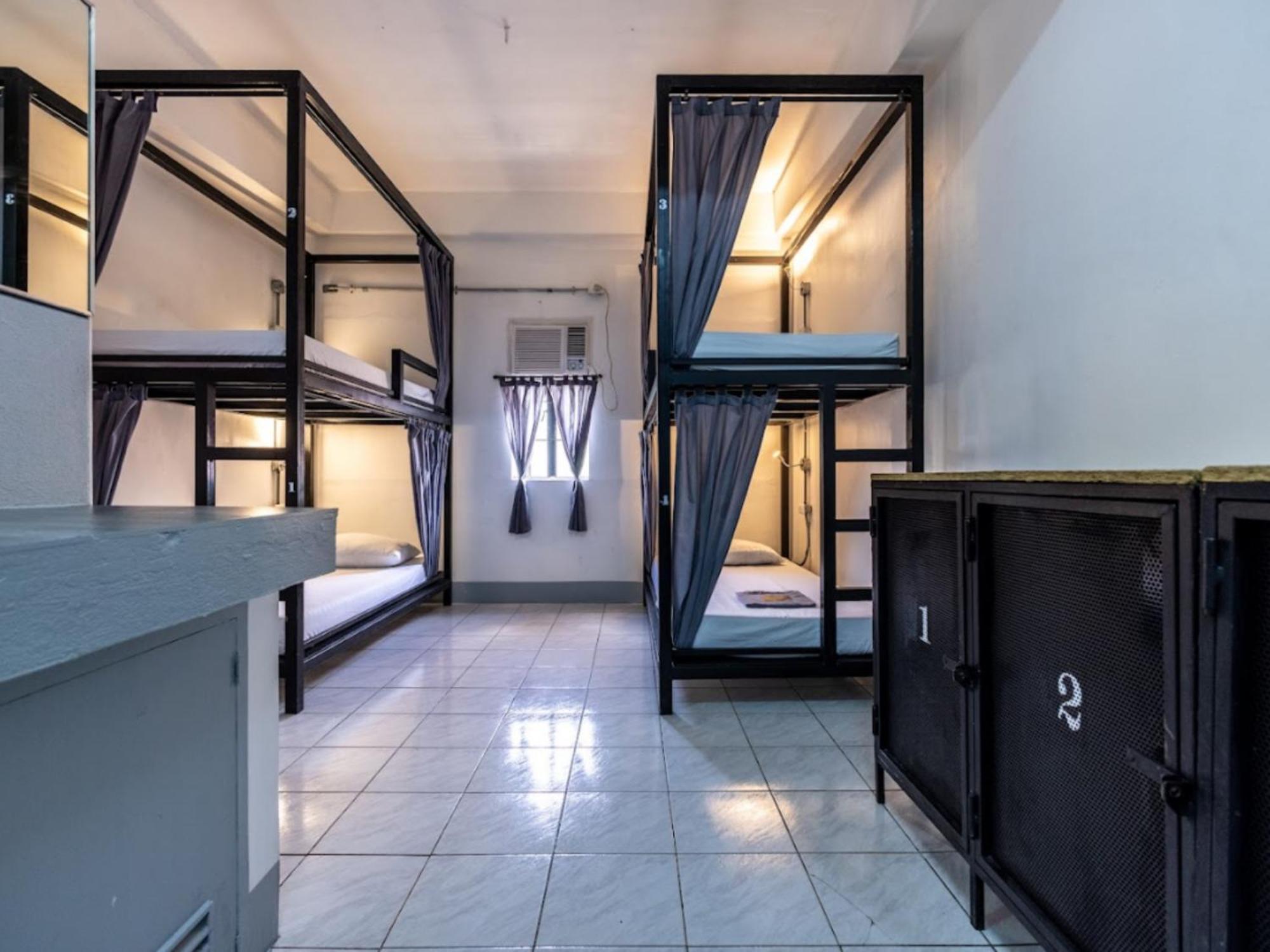 Mad Monkey Cebu City (Adults Only) Hostel Buitenkant foto