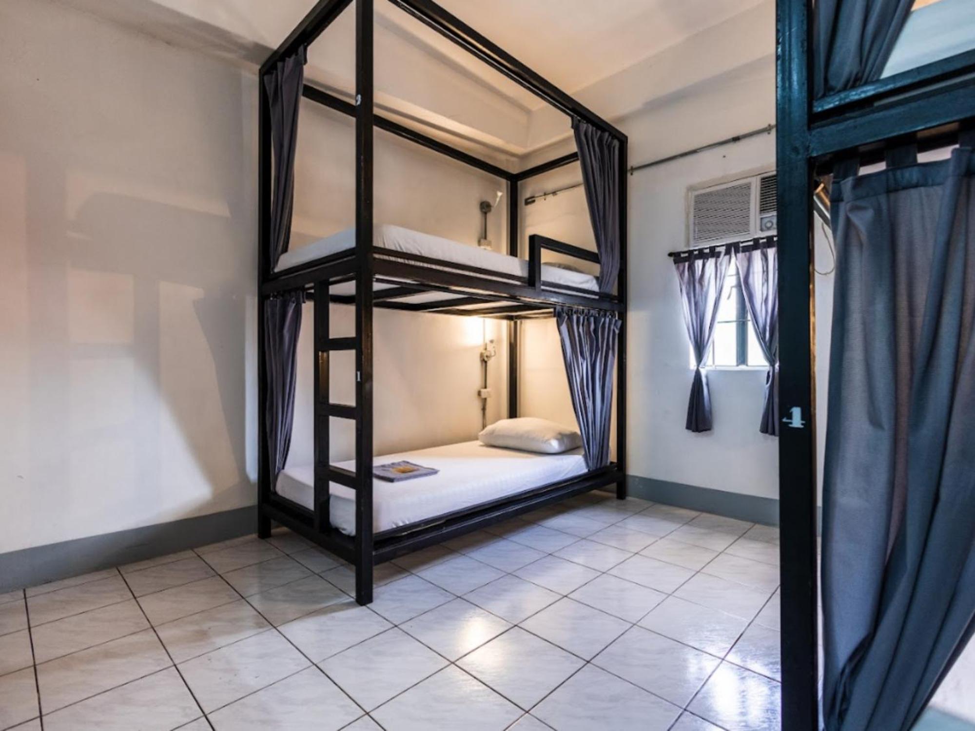 Mad Monkey Cebu City (Adults Only) Hostel Buitenkant foto